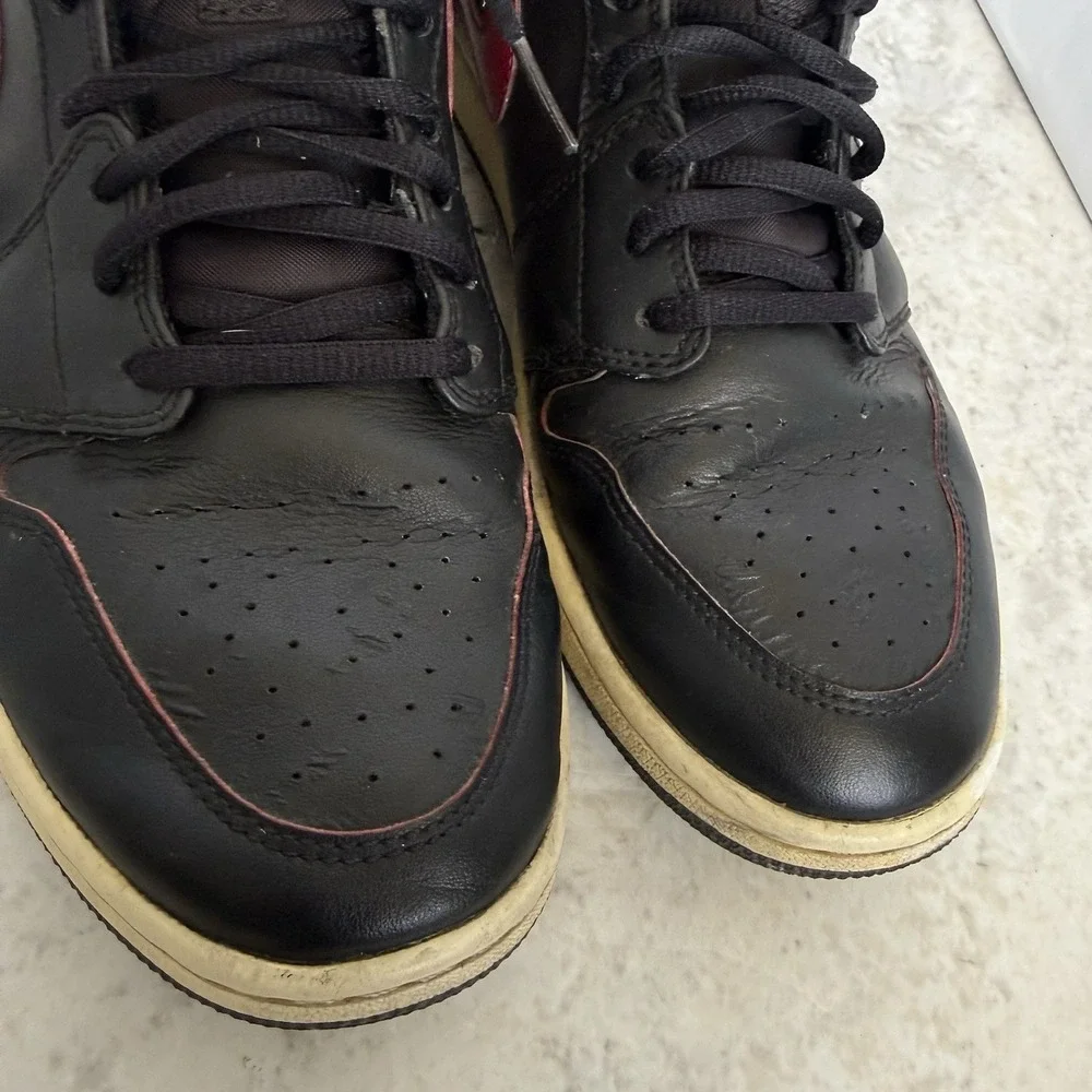 Nike Air Jordan 1 Mid Black Team Red 554724-009 Men's Size 10.5 Retro 2016